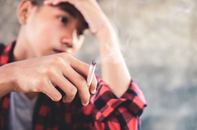 Cigarro pode servir de porta de entrada para outras drogas?