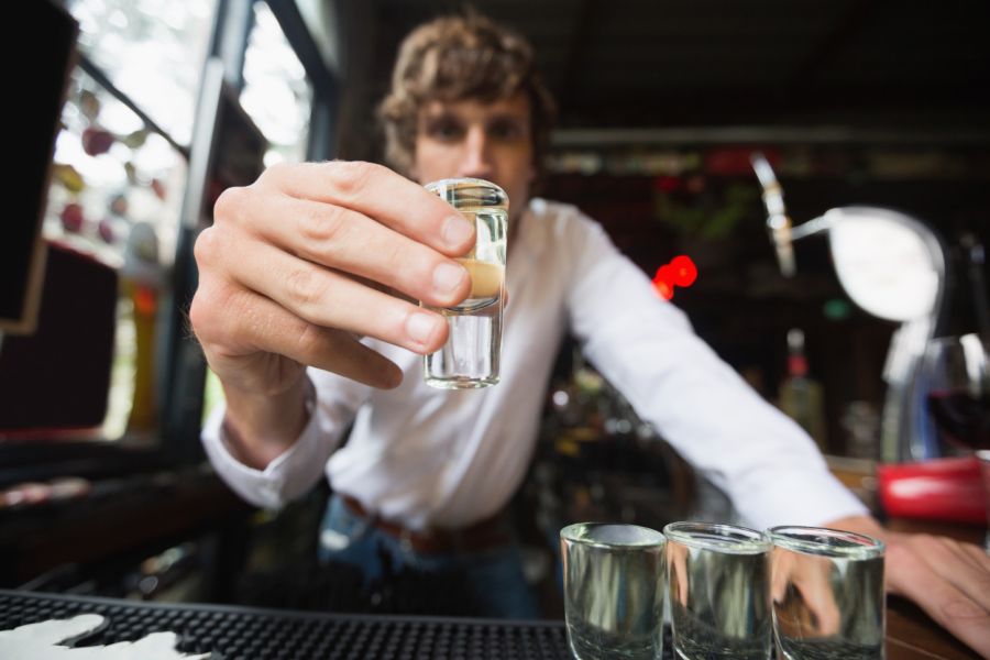 O que Colocar na Pinga para a Pessoa Parar de Beber? Entenda a Verdade e os Riscos