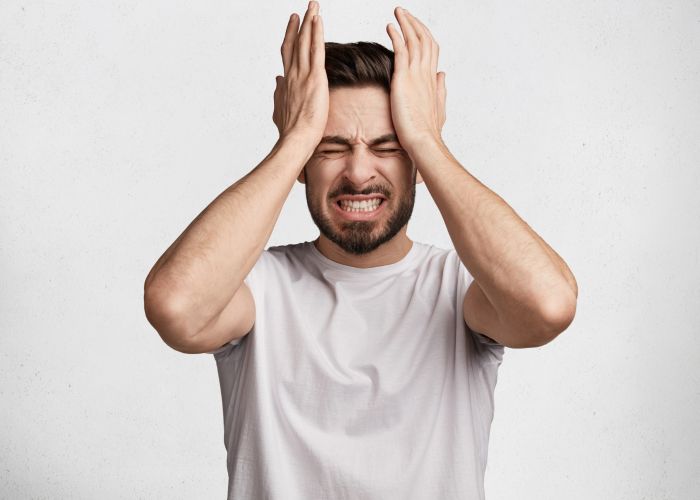 Dor de cabeça forte após beber – o que significa?
